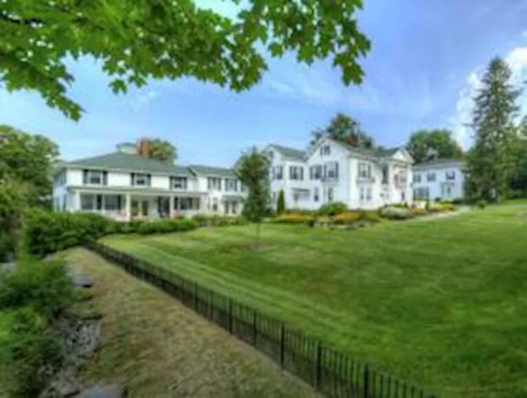 Rosemont Inn Bed & Breakfast, The