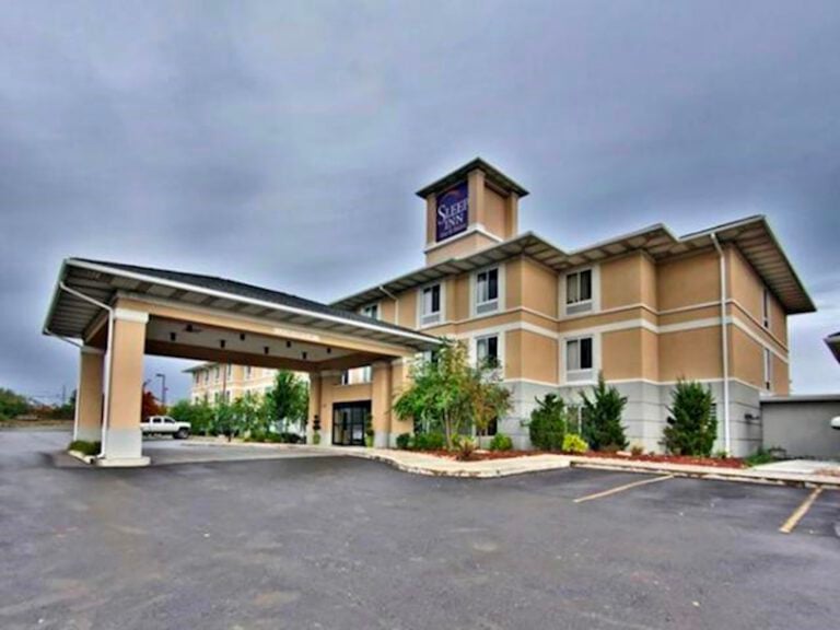 Sleep Inn & Suites