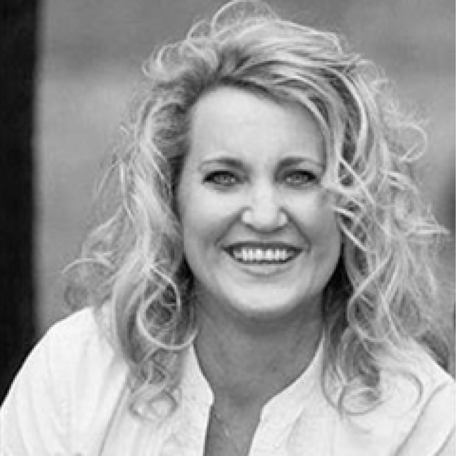 SARAH MERRIT HEADSHOT