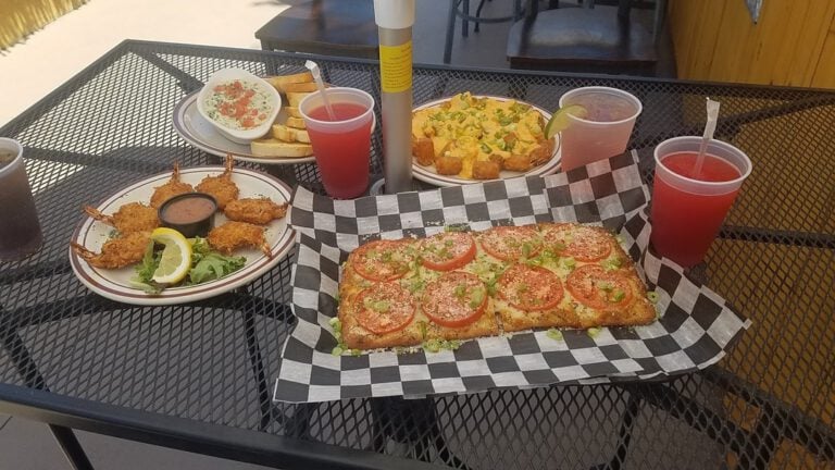 Oasis Pub & Tiki Bar